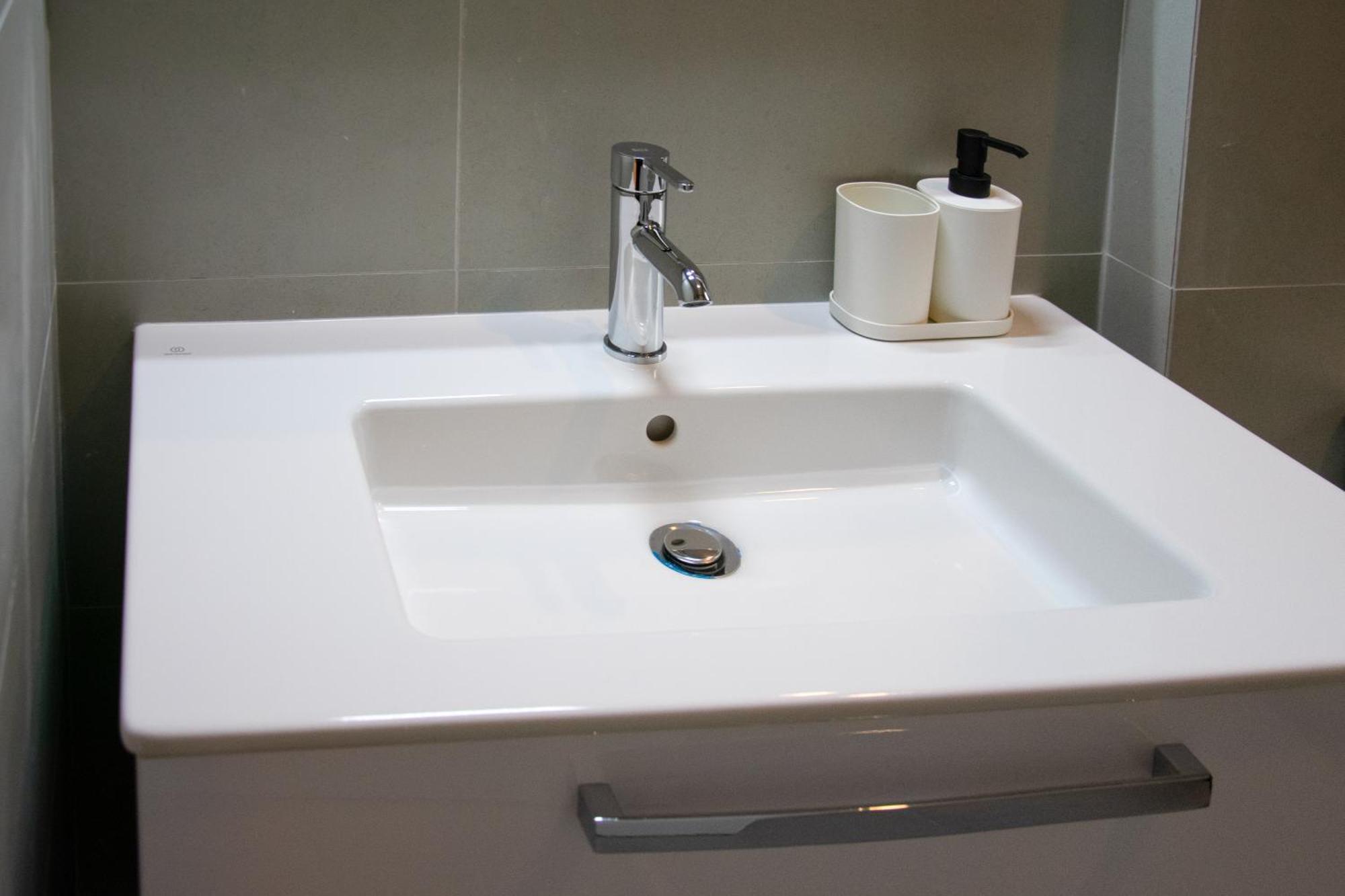 Spacious Modern Apartment In Pagkrati Atene Esterno foto